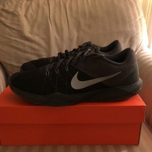 Nike Retaliation TR cross trainers size 11 black